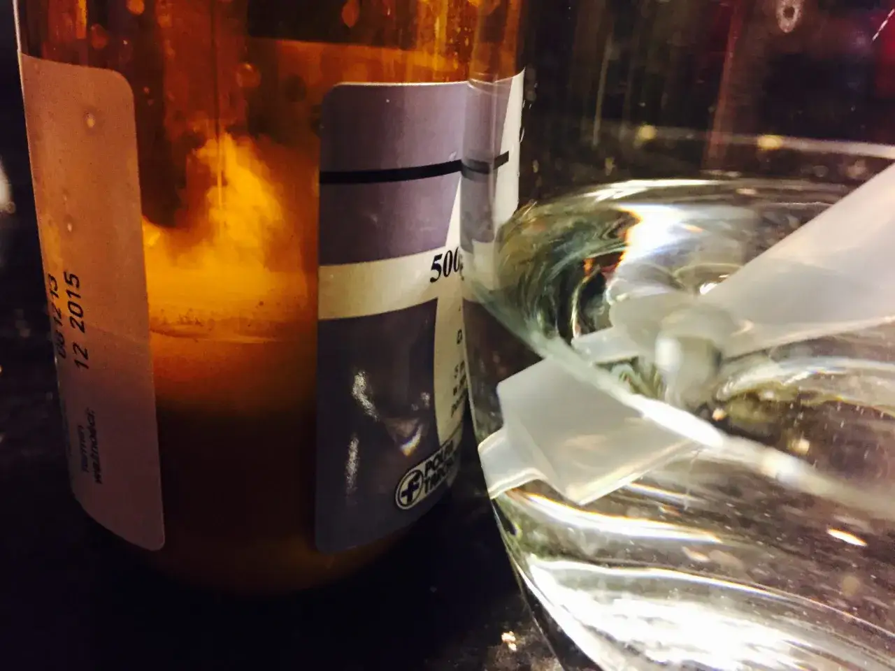 Zdjęcie Jak właściwie mieszać antybiotyk dla dziecka z jedzeniem i napojami