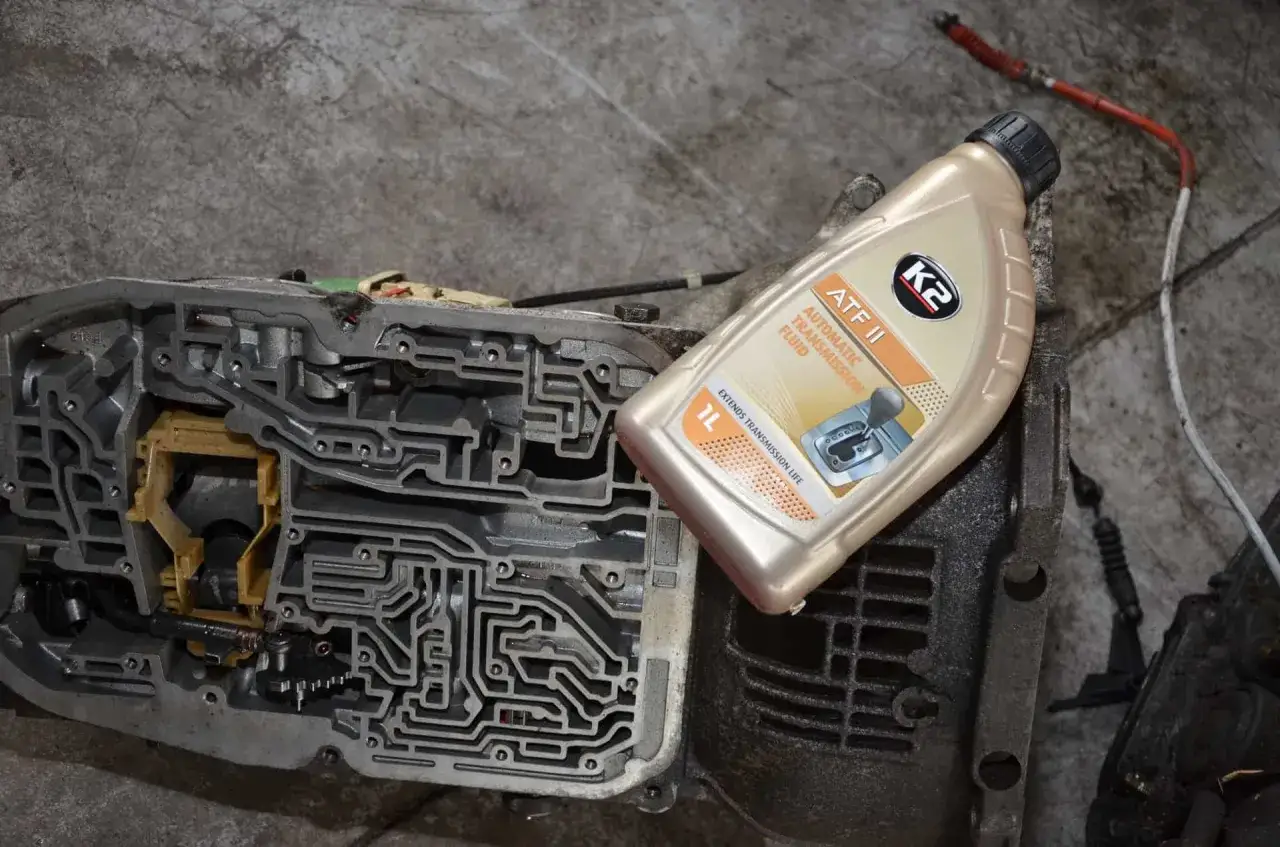 Zdjęcie Wymiana oleju w automacie: Jak często i jaką metodą? Poradnik