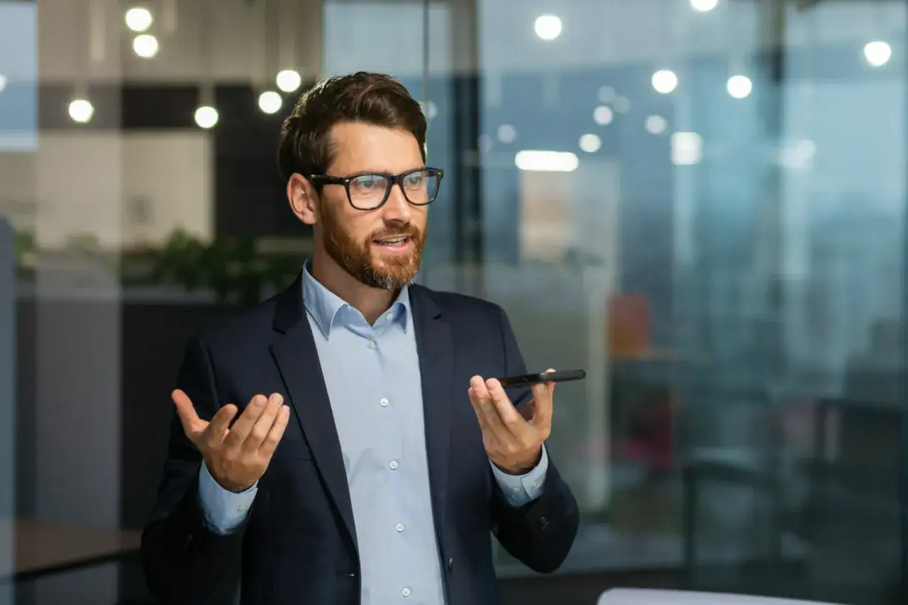 Zdjęcie Zajęcia z emisji głosu – wybierz najlepszy kurs dla siebie w Polsce