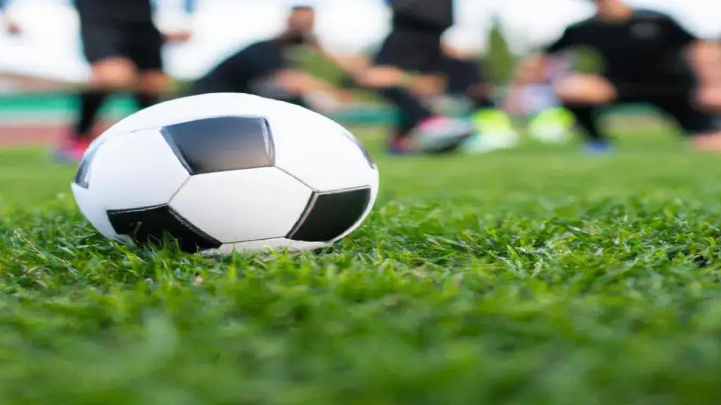 Zdjęcie Zarobki piłkarzy w 3 lidze: od 1500 do 20000 zł miesięcznie