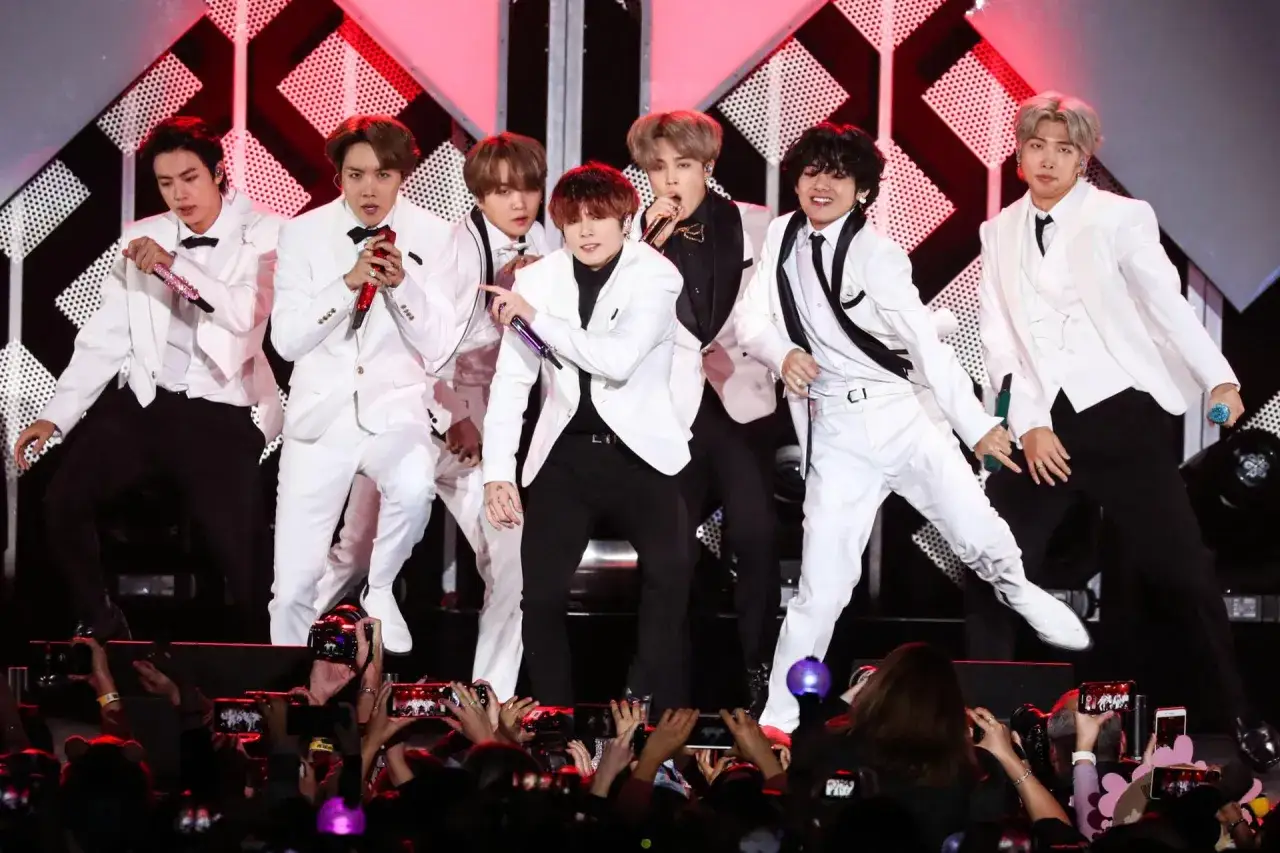 Zdjęcie Ile kosztuje koncert BTS? Ceny biletów, czynniki i ciekawostki.