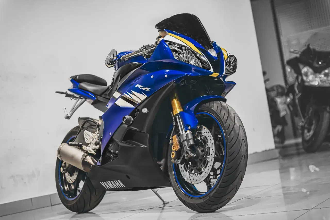 Zdjęcie Yamaha R6 ile ma koni? Zaskakujące fakty o mocy i osiągach motocykla