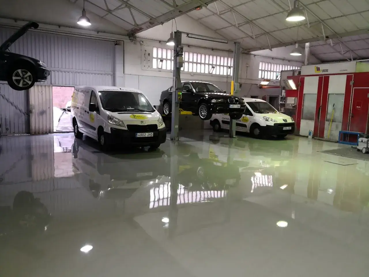 Zdjęcie Carrocerías Jana: Servicios de reparación de vehículos en Vitoria-Gasteiz