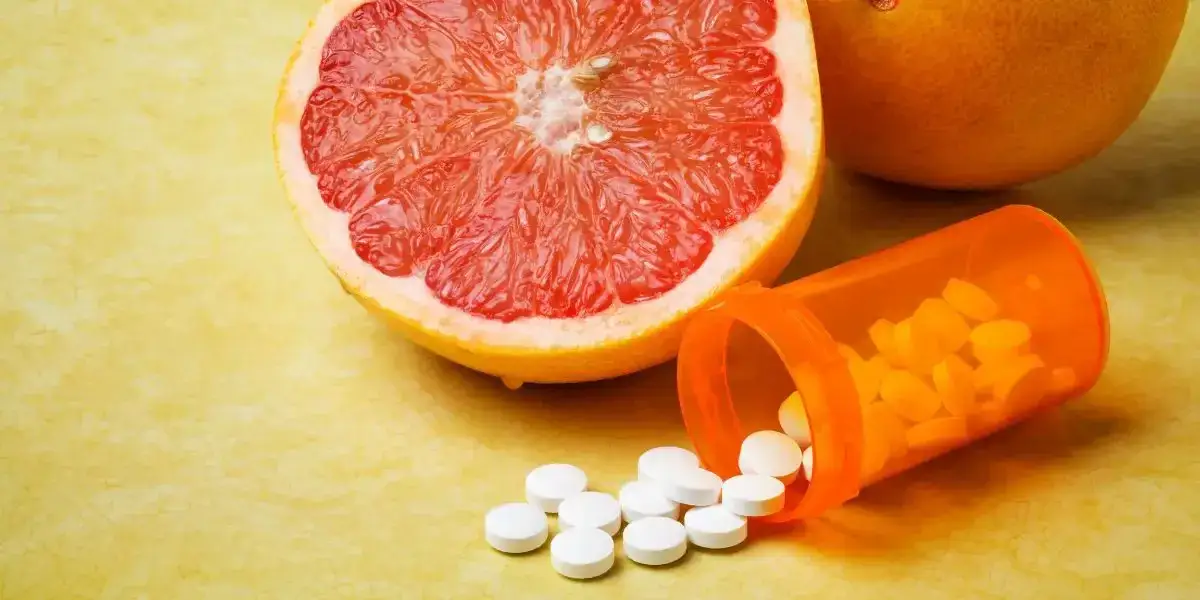 Zdjęcie Grejpfrut ile kalorii - poznaj niskokaloryczny owoc dla diety