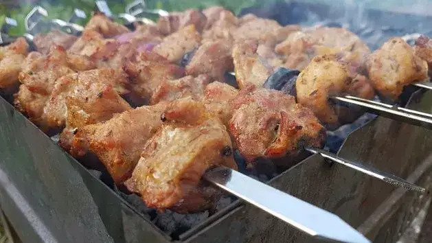 Zdjęcie Najlepsza marynata do szaszłyków drobiowych, która zachwyci smakiem