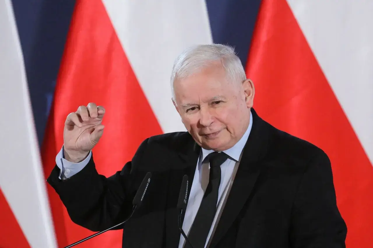 Zdjęcie Czy Jarosław Kaczyński ma doktorat? Oto zaskakujące fakty o jego wykształceniu