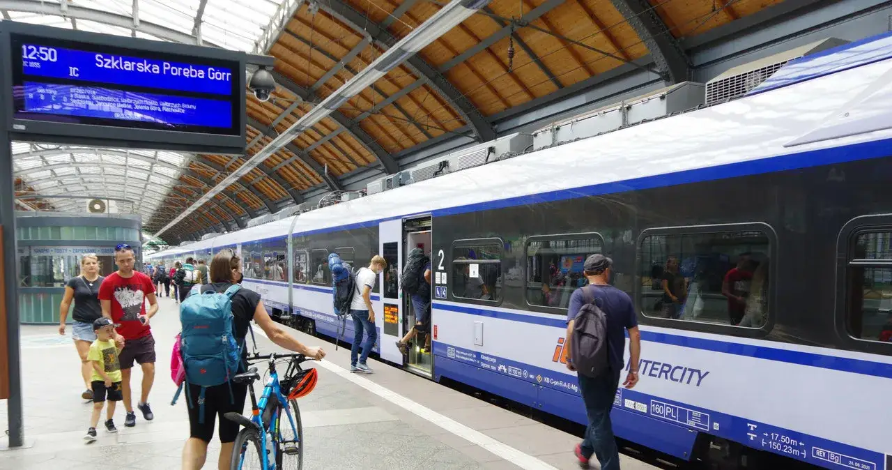 Zdjęcie Gdzie znajduje się wagon WARS w pociągach intercity? Sprawdź lokalizację