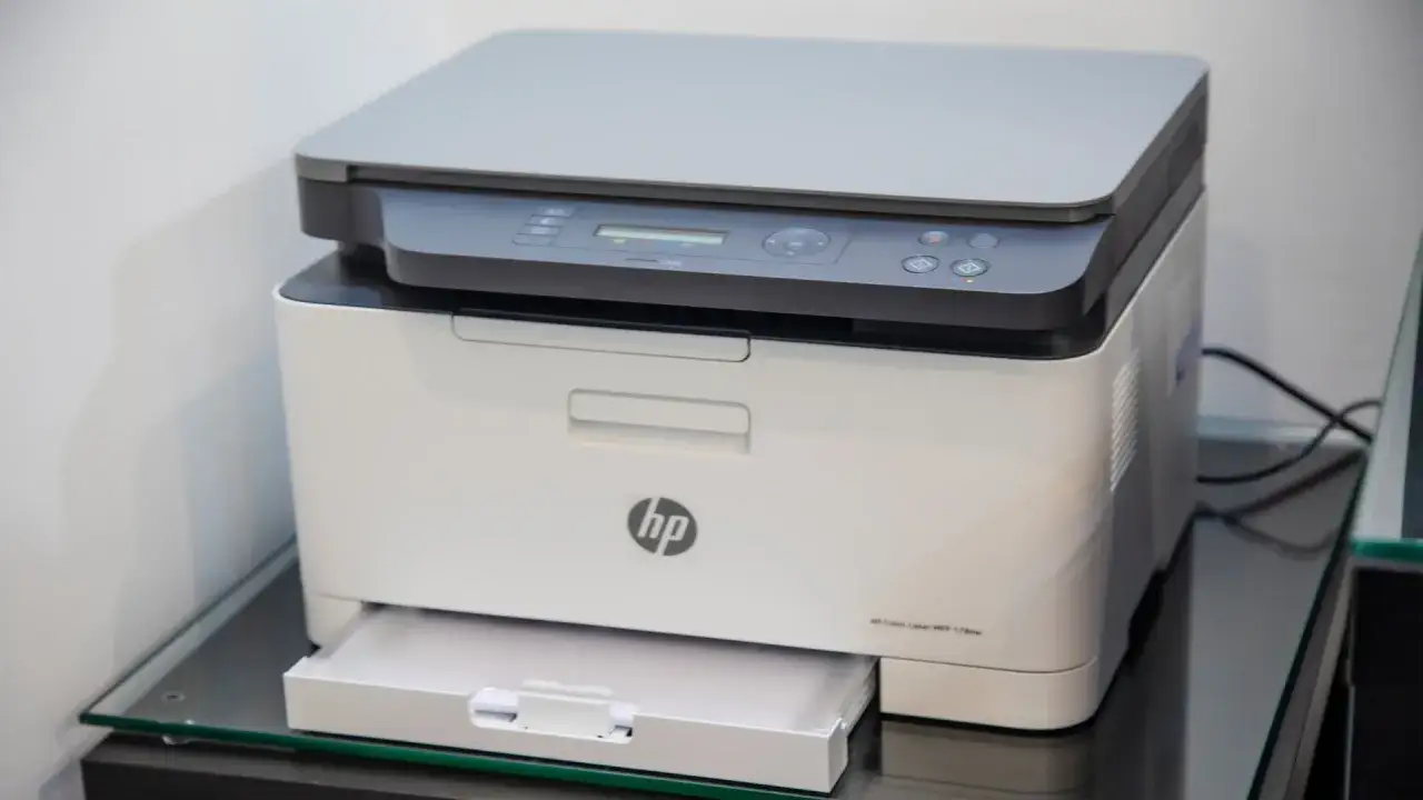 Zdjęcie Jak łatwo połączyć drukarkę HP z Wi-Fi i uniknąć problemów