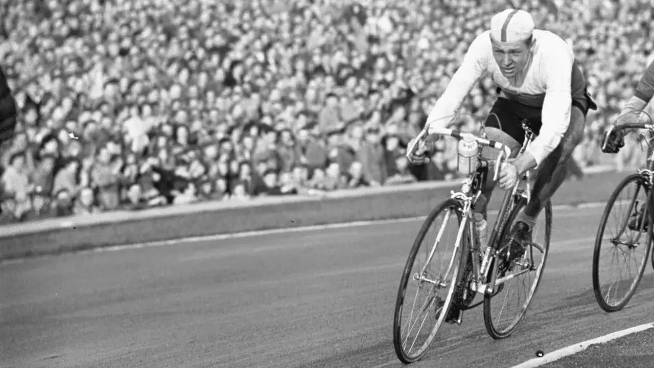 Zdjęcie Stanisław Czaja kolarz: jego osiągnięcia i wpływ na lokalne kolarstwo