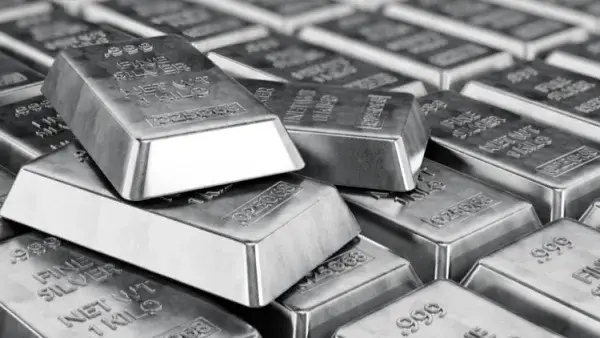 Zdjęcie Czy opłaca się inwestować w srebro? Analiza ryzyk i korzyści