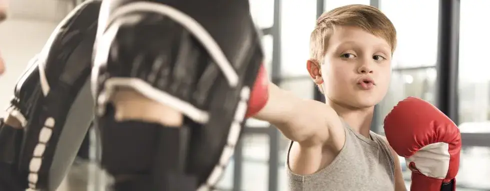 Zdjęcie Boks dla dzieci: Korzyści, bezpieczeństwo i pierwszy trening - poradnik