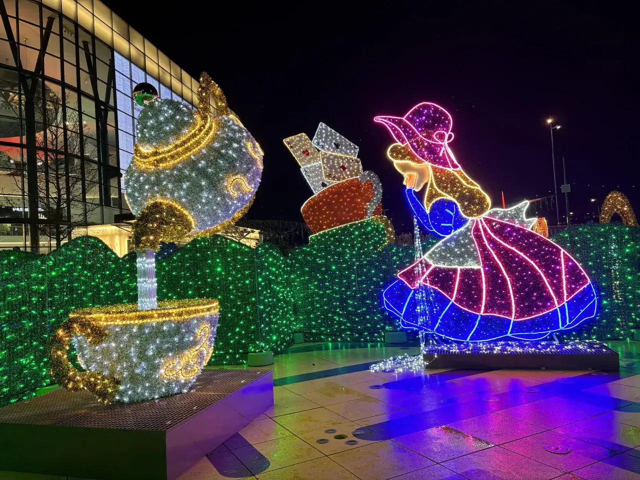 Zdjęcie Magiczny świat świateł: iluminacja Poznań zachwyca i inspiruje