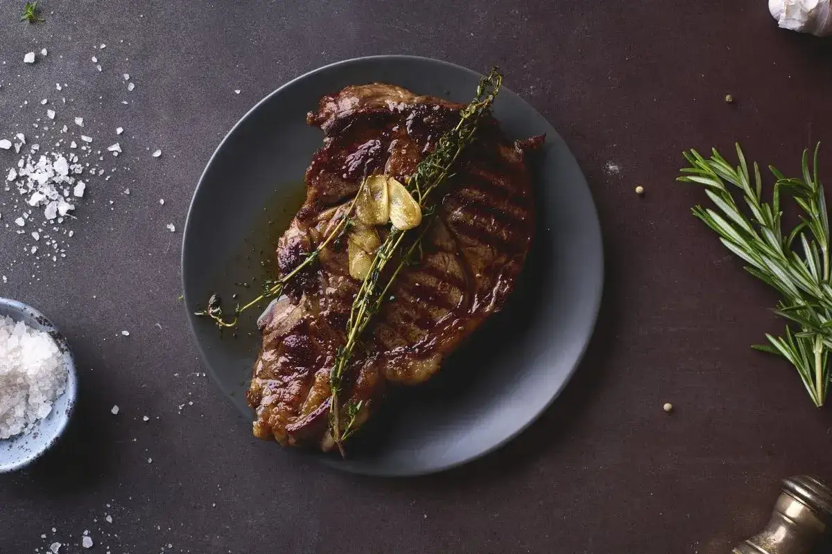 Zdjęcie Jak piec wołowinę żeby była miękka - sprawdzone metody i sekrety