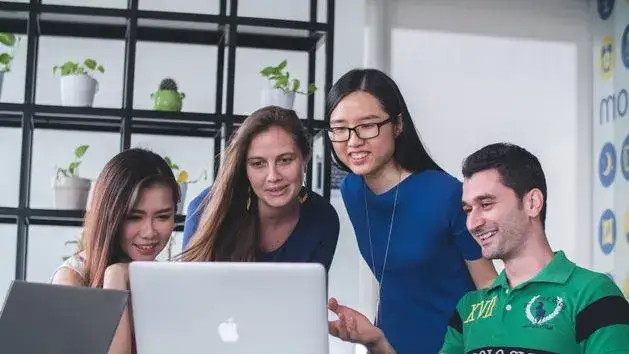 Zdjęcie Ile szukaliście pracy po studiach? Odkryjcie trudności i czas oczekiwania