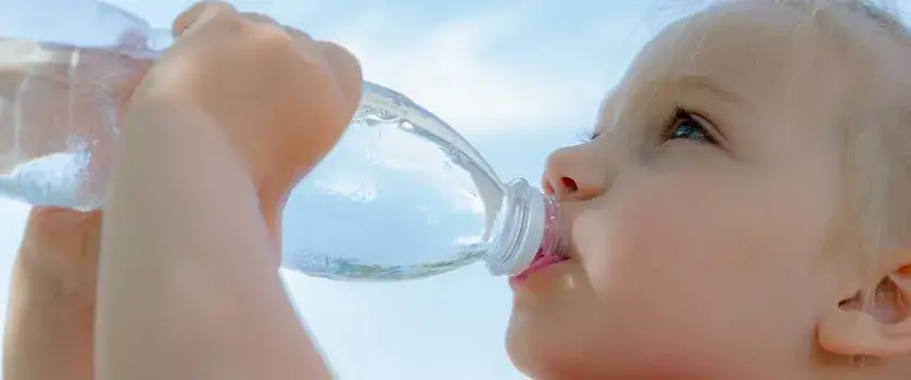 Zdjęcie Biegunka u niemowlaka: co podać i jak zapobiec odwodnieniu