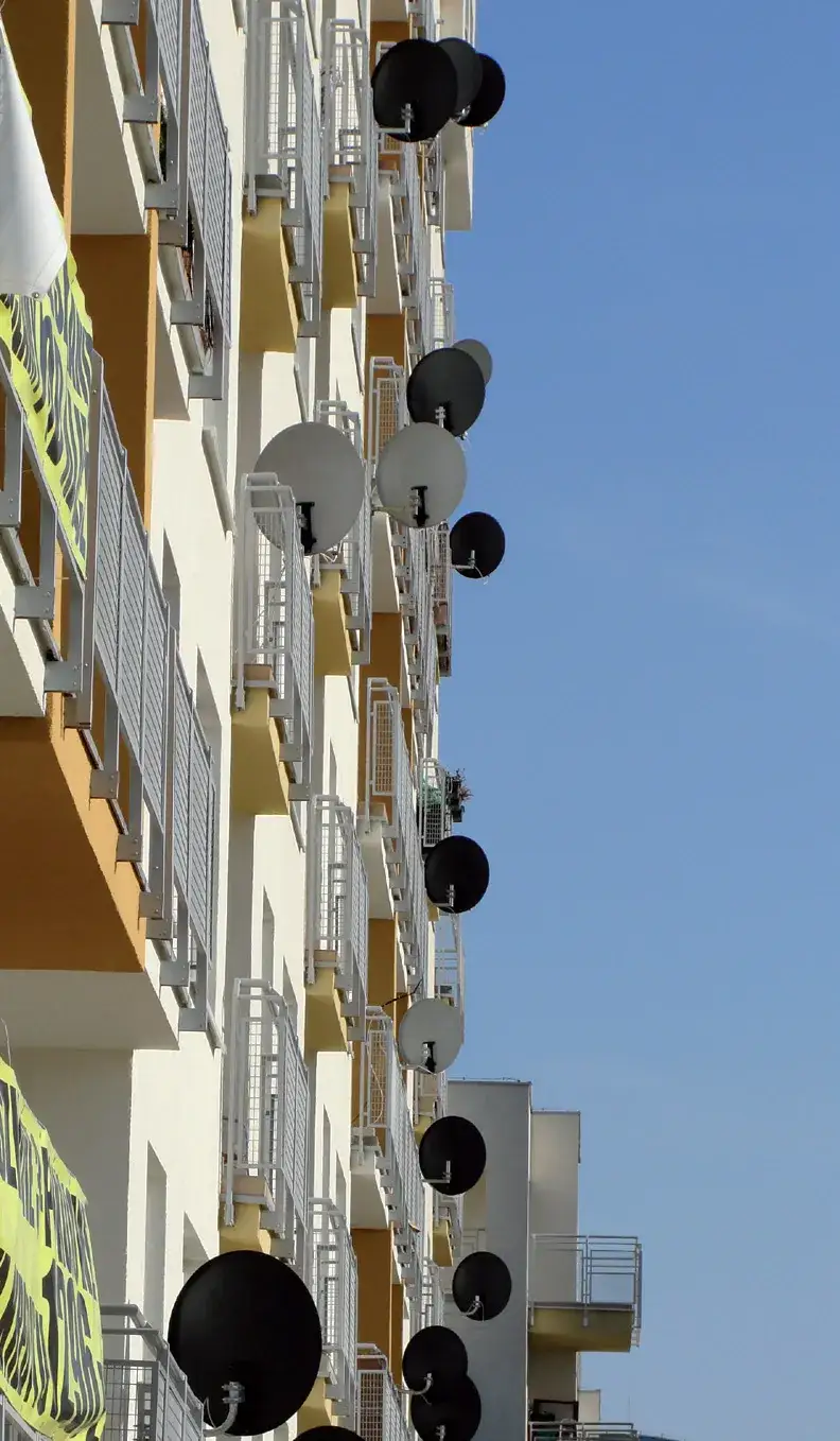 Zdjęcie Ile kabli do anteny satelitarnej? Odkryj najlepsze konfiguracje