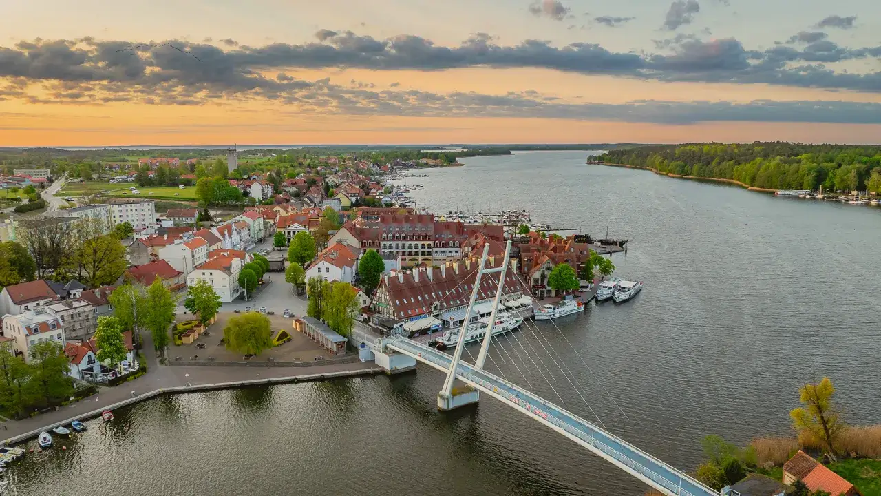 Zdjęcie Najciekawsze atrakcje w Mikołajkach Pomorskich, których nie możesz przegapić