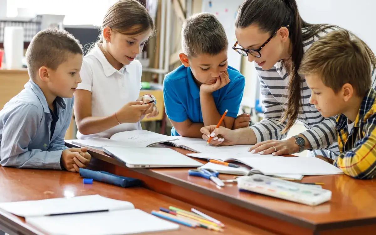 Zdjęcie Do jakiej szkoły chodzą dzieci Morawieckiego? Zaskakujące fakty o edukacji