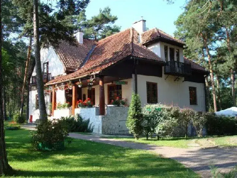 Zdjęcie Leśny dworek Wyszków – idealne miejsce na relaks i smaczne jedzenie