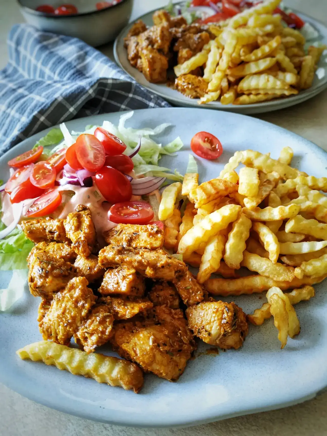 Zdjęcie Najlepsze surówki do gyrosa z frytkami, które zachwycą Twoje podniebienie