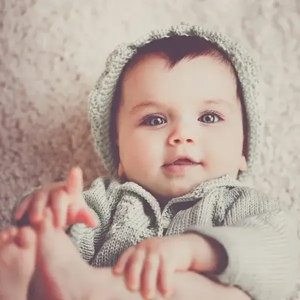 Zdjęcie Ile dziecko powinno przybierać? Kluczowe normy przyrostu wagi