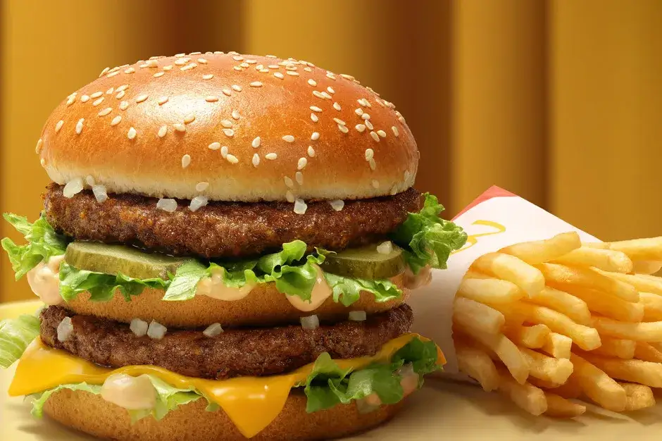 Zdjęcie Ile kosztują duże frytki w McDonald's? Zaskakująca cena!