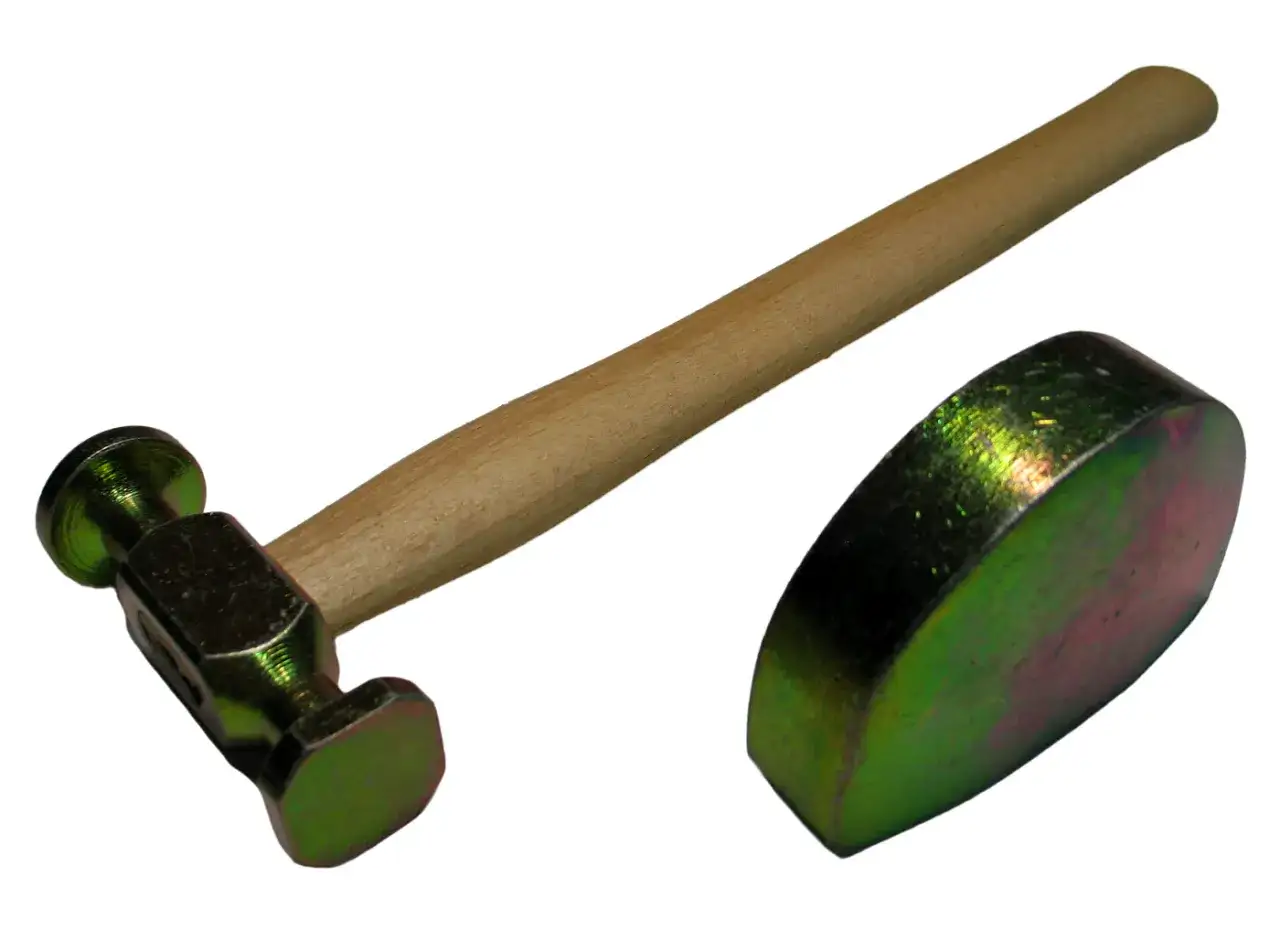 Zdjęcie Jaką blachę do naprawy karoserii wybrać, aby uniknąć problemów?