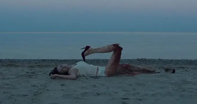 Zdjęcie Horror Coś za mną chodzi - Przerażający film, który musisz zobaczyć