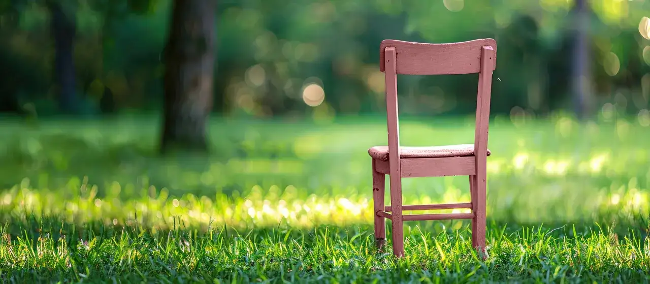 Zdjęcie Jak pomalować stare krzesło - uniknij najczęstszych błędów malarskich