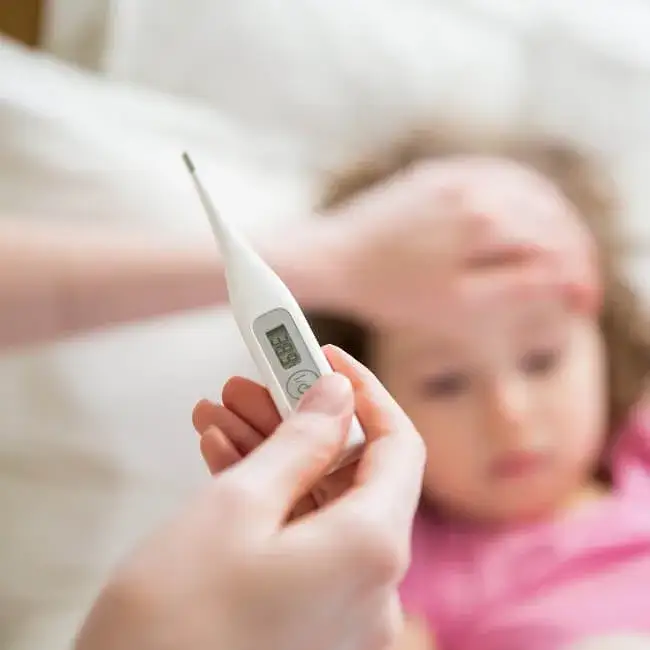 Zdjęcie Jak zbić temperaturę u dziecka domowym sposobem – skuteczne metody