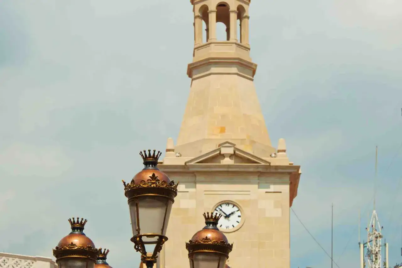 Zdjęcie Jaka jest teraz godzina w Hiszpanii? Sprawdź różnicę czasu!