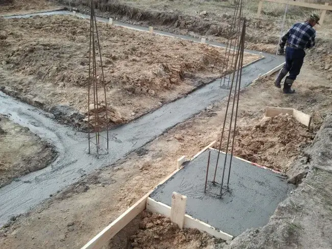 Zdjęcie Jak łączyć zbrojenie w fundamentach: 5 kluczowych metod