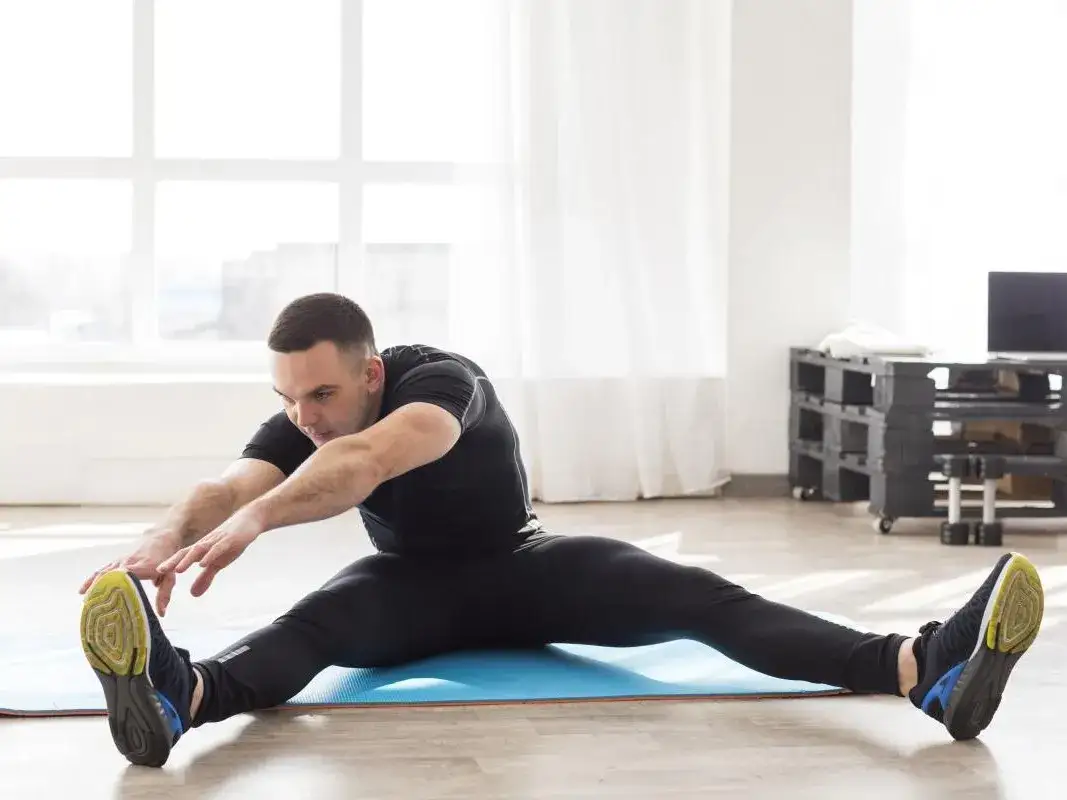 Zdjęcie Czy rozciągać się po treningu siłowym? Klucz do lepszej regeneracji