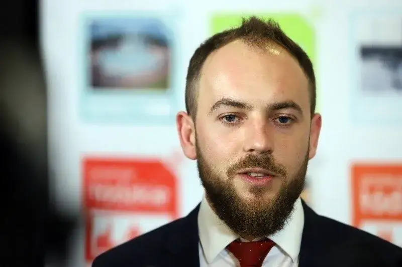 Zdjęcie Tomasz Piotrowski aktor – fascynująca biografia i najważniejsze role