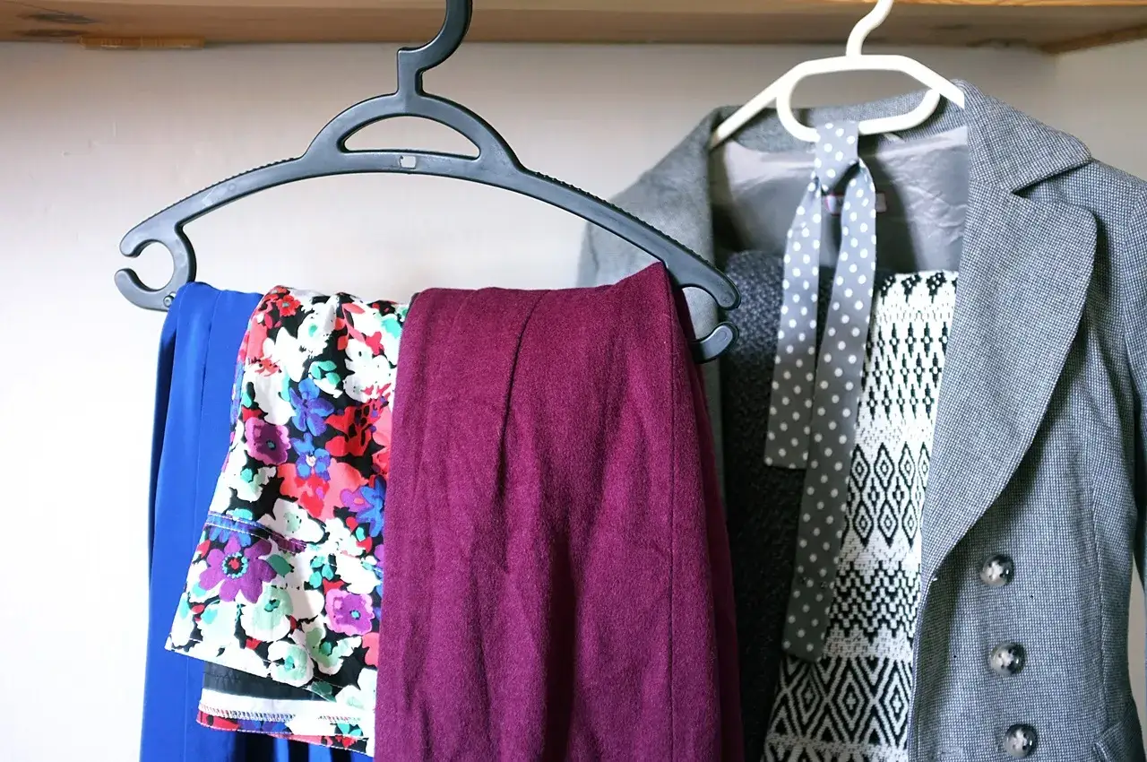 Zdjęcie Co zrobić z używanymi ubraniami? Oddaj, sprzedaj, przer&oacute;b, recykling!