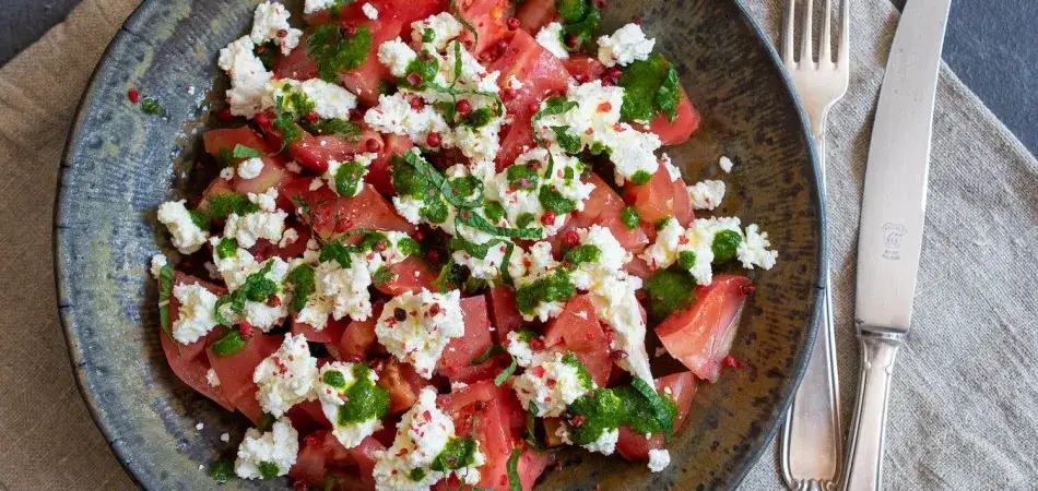 Zdjęcie Jak zrobić sałatkę z pomidorów, aby zachwycić smakiem i prostotą