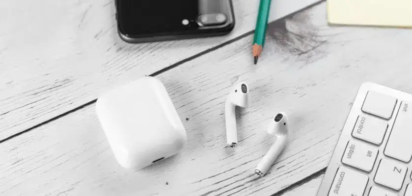 Zdjęcie Jak ładować AirPods? Oto sposoby, które mogą Cię zaskoczyć