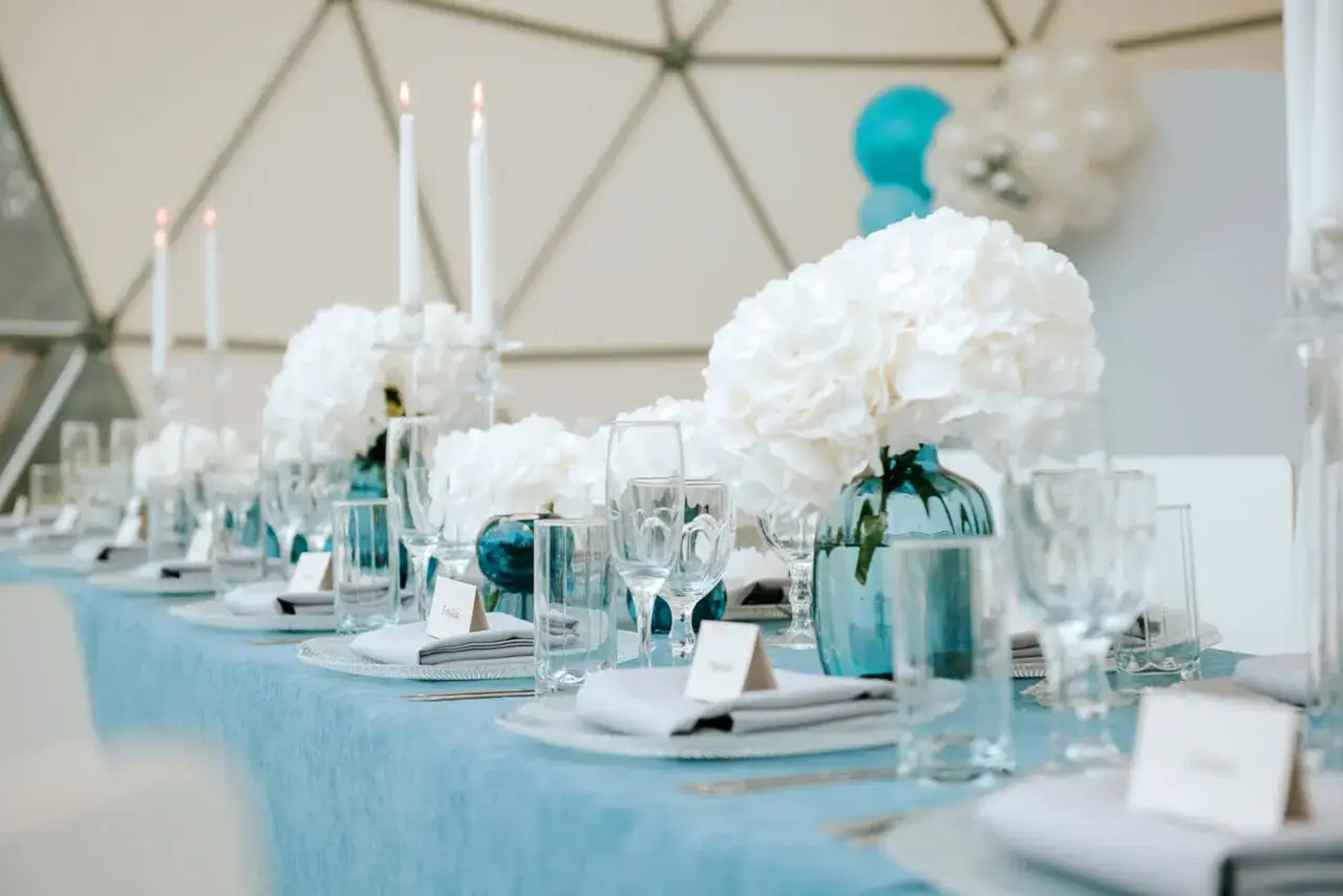 Zdjęcie Jak udekorować stół na chrzciny w domu, aby zachwycić gości