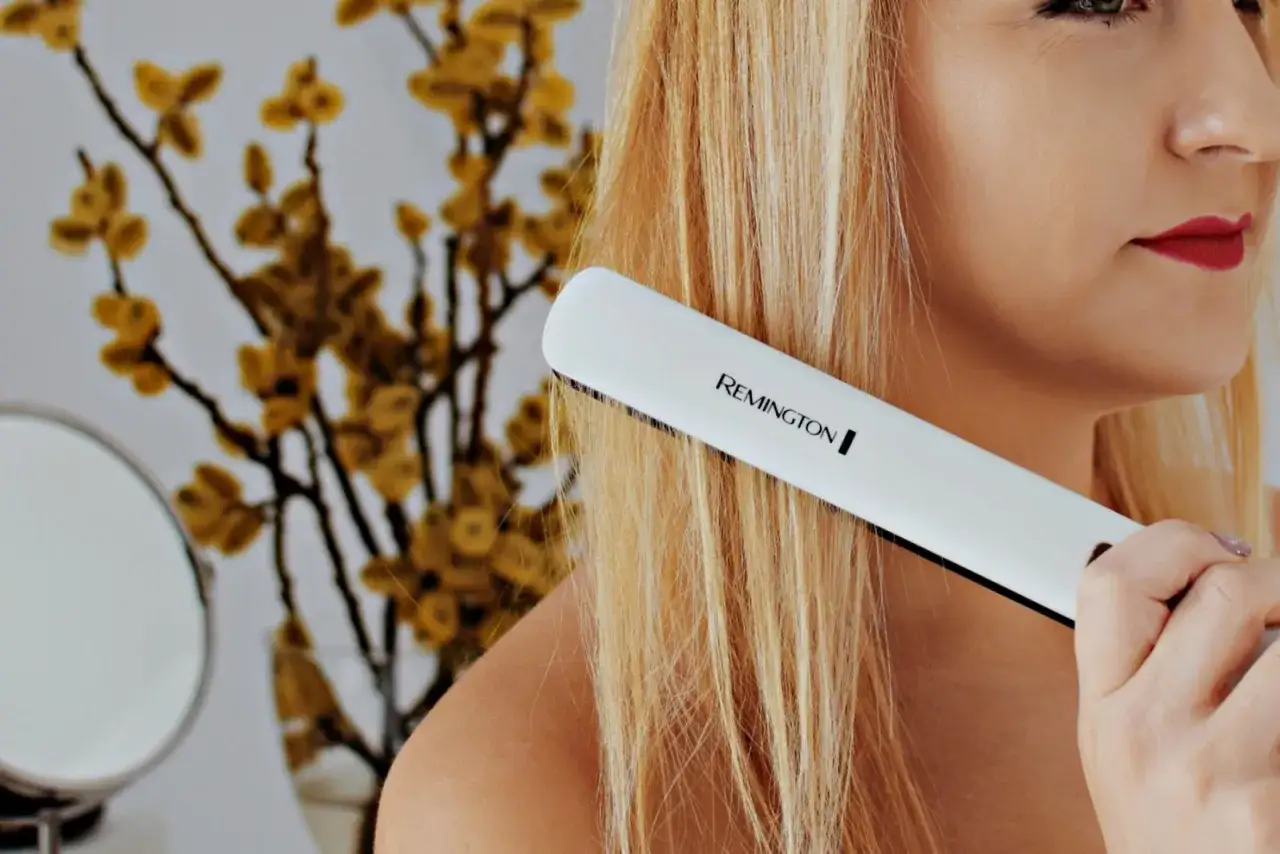 Zdjęcie Remington Shine Therapy vs Keratin: Kt&oacute;ra prostownica dla Ciebie?