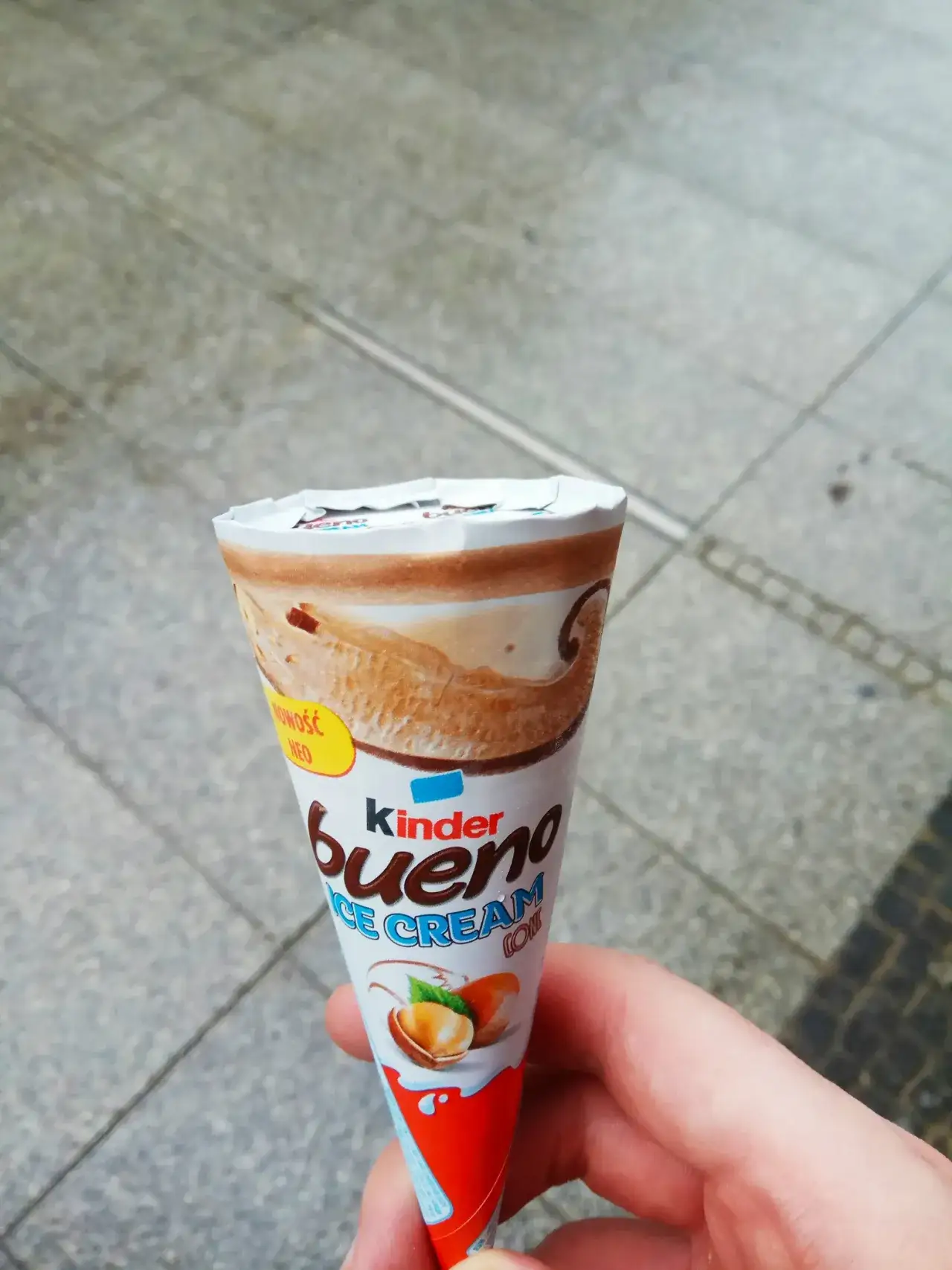Zdjęcie Gdzie kupić lody Kinder Bueno? Odkryj najlepsze miejsca i ceny