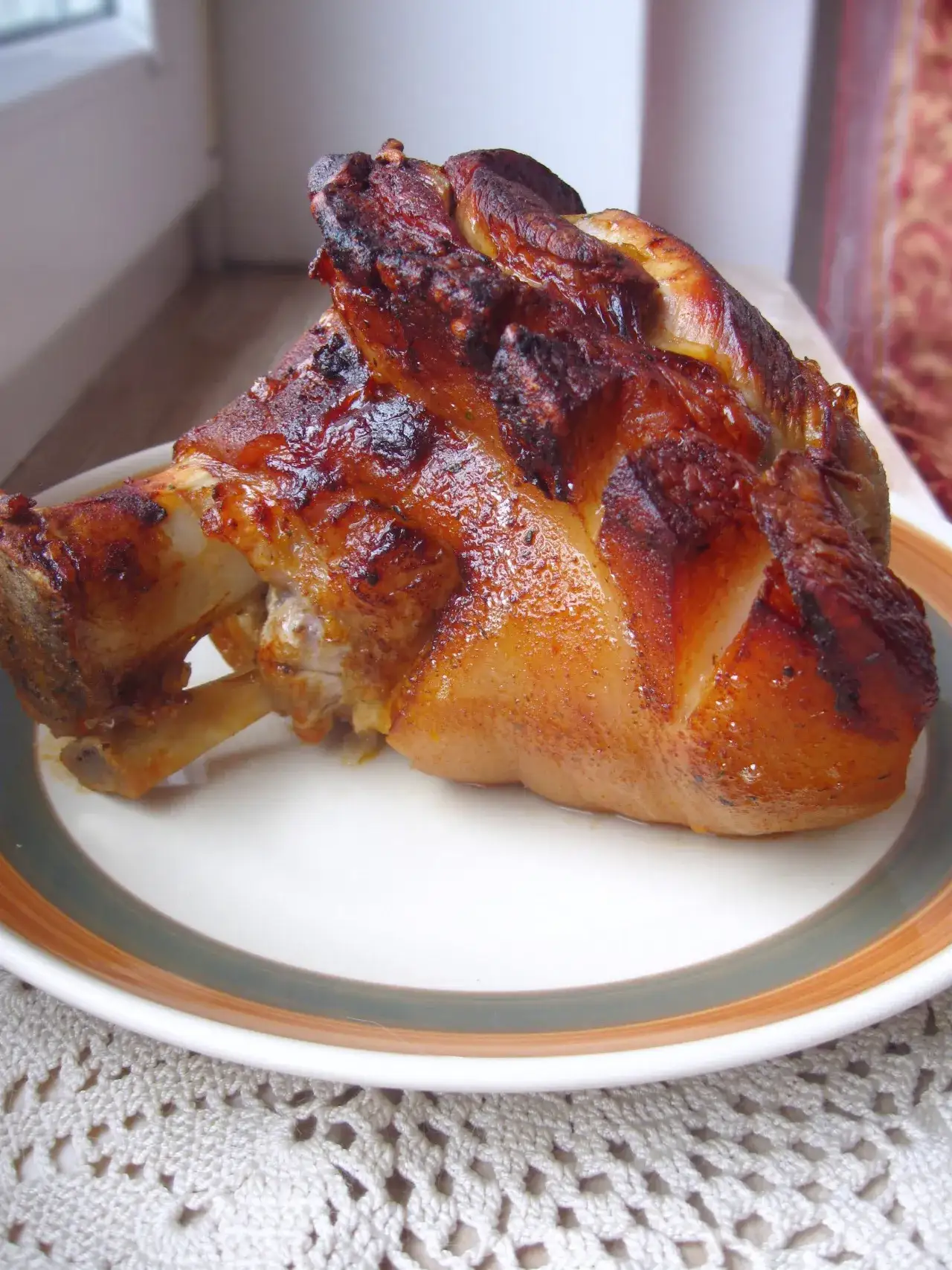 Zdjęcie Jak upiec golonkę wieprzową, aby była soczysta i pełna smaku