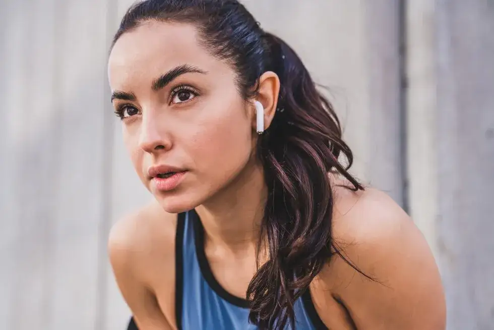 Zdjęcie Czy można biegać z zakwasami? Bezpieczne wskazówki i porady