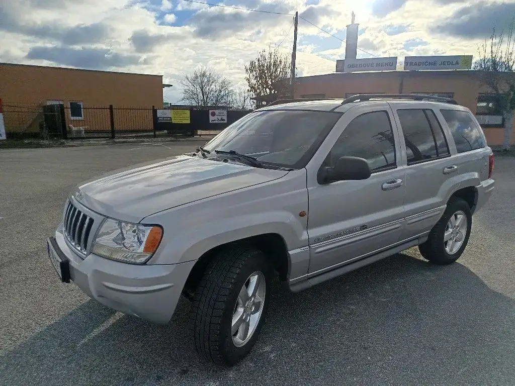 Zdjęcie Jeep Grand Cherokee 2.7 CRD – czy warto go kupić? Opinie użytkowników