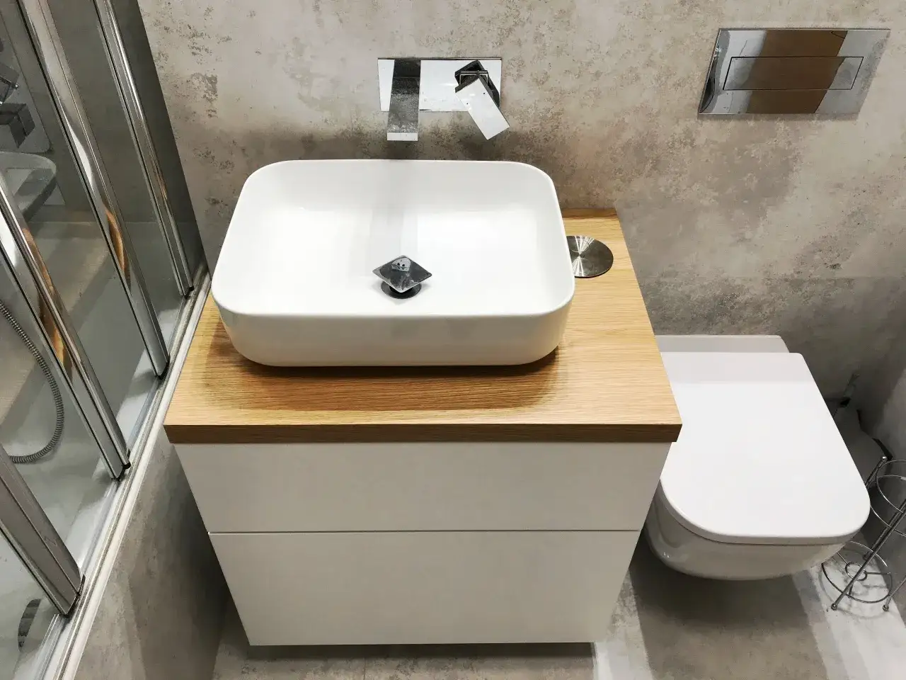 Zdjęcie Szafki pod umywalkę na wymiar – idealne rozwiązanie do małych łazienek