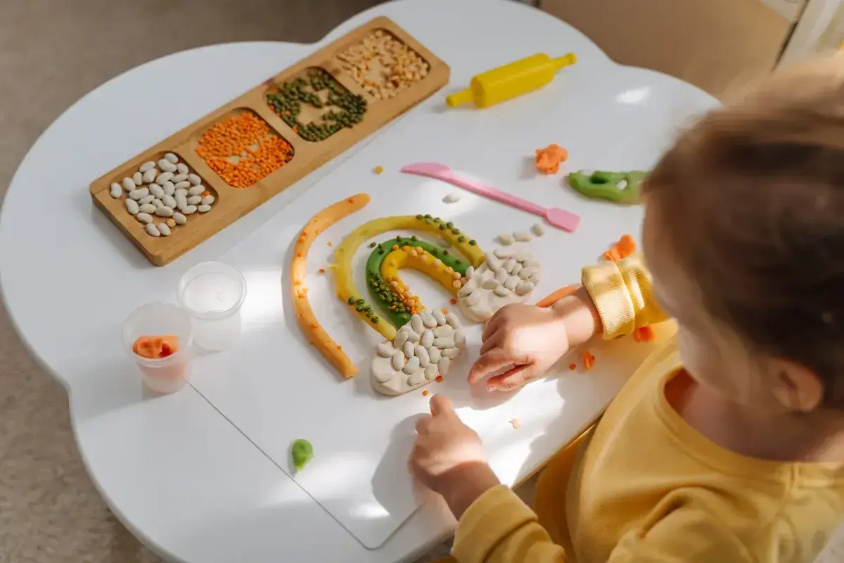 Zdjęcie Zajęcia sensoryczne dla niemowląt: Rozwój, zabawa i 20+ pomysłów