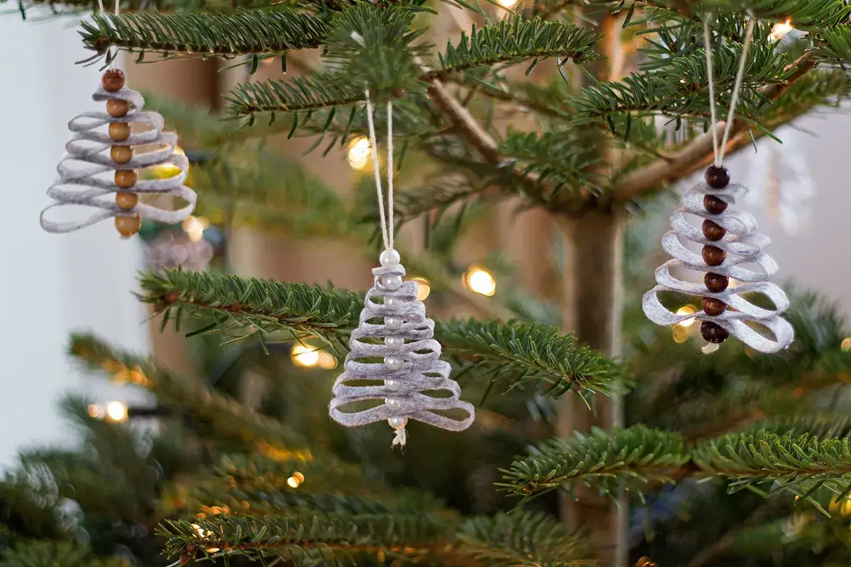 Zdjęcie Jak wykonać ozdoby choinkowe - proste i kreatywne pomysły na DIY