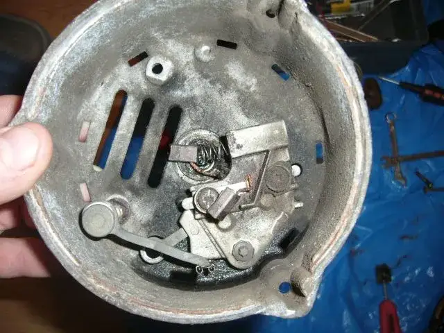 Zdjęcie Szczotki w alternatorze: Prawda, która zaskoczy każdego kierowcę