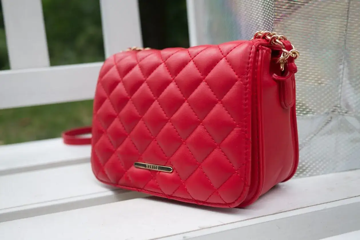 Zdjęcie Modne torebki damskie: trendy, style i porady na ten sezon