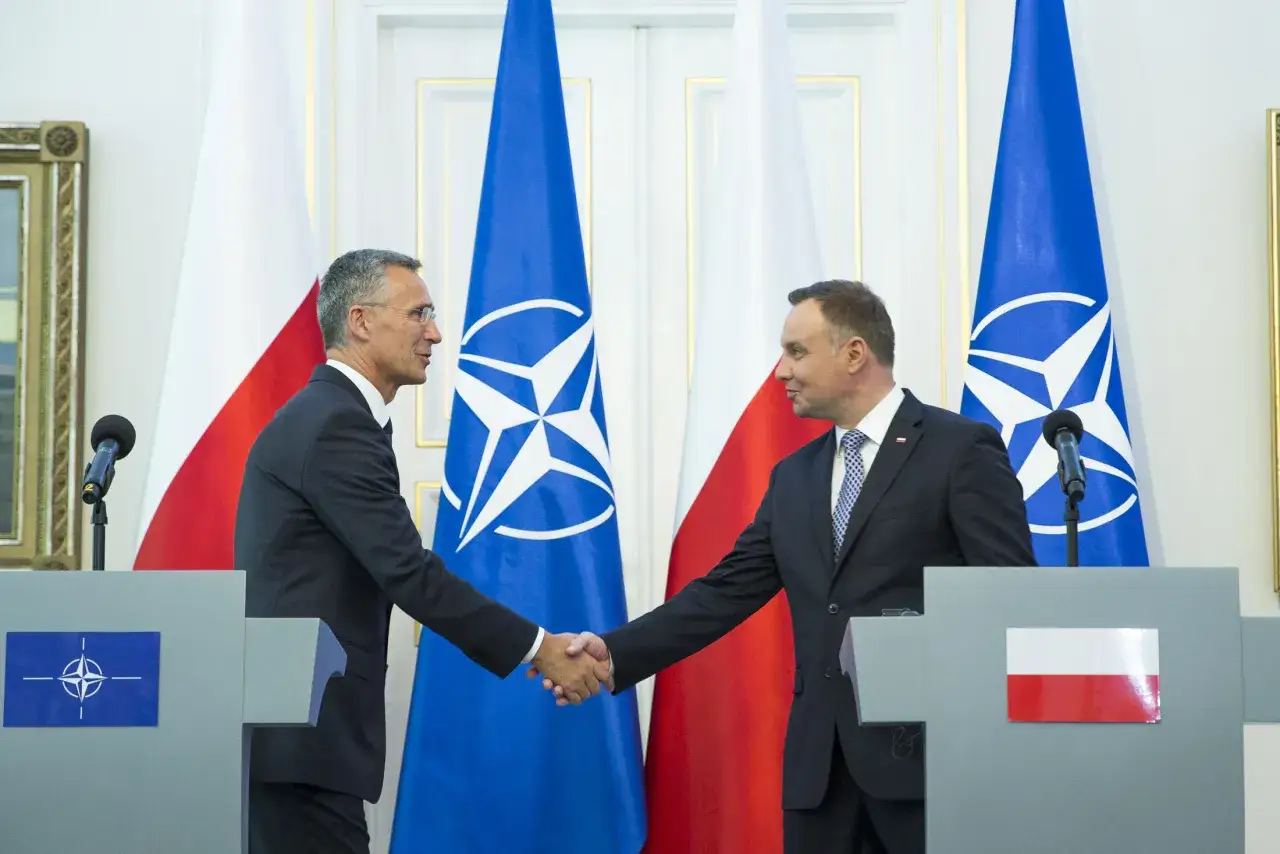 Zdjęcie Polska w NATO: przełomowa data i jej znaczenie dla kraju