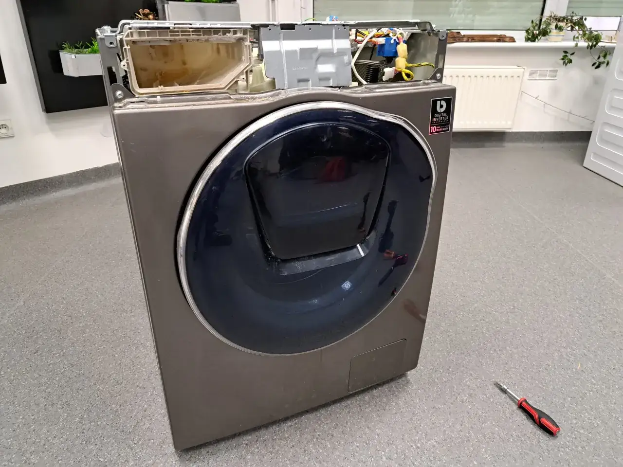 Zdjęcie Jak zdjąć uszczelkę z bębna pralki - uniknij uszkodzeń i problemów